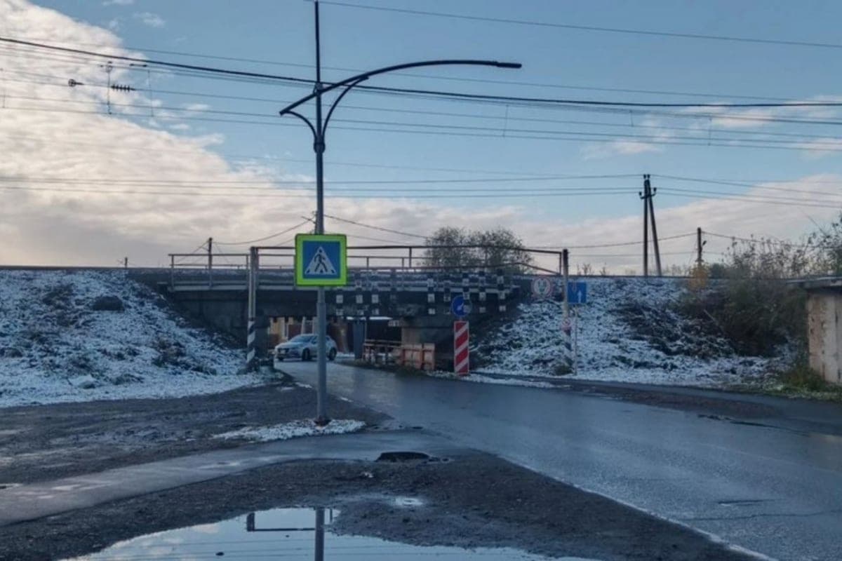 In Abakan lighted school crossing on Furmanov street