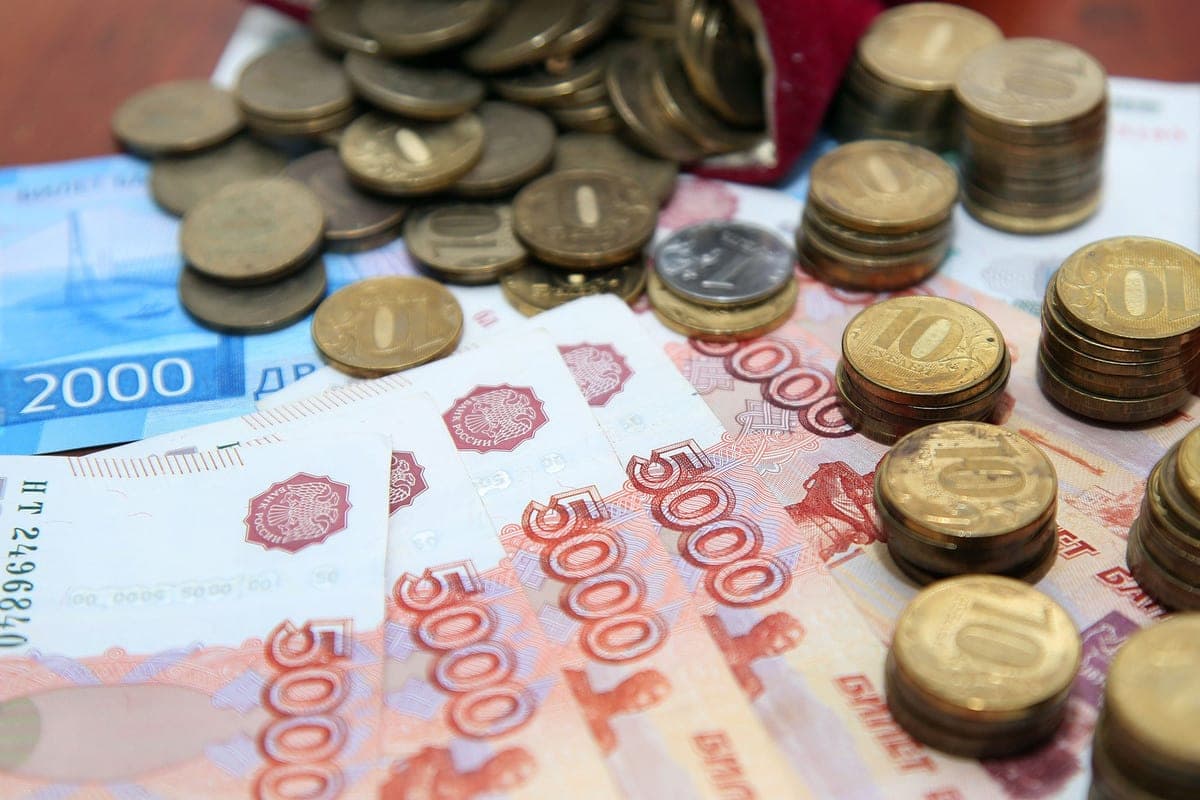 Кредиты наличными вернулись:почему россияне все чаще занимают у банков