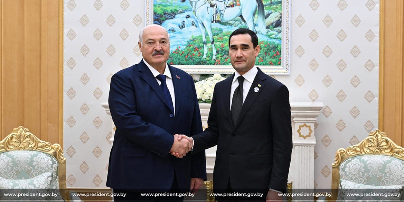 Александр Лукашенко провел встречу с президентом Туркменистана