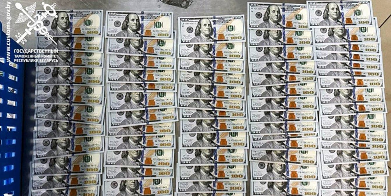 The passenger of the flight Tashkent – Minsk tried to import more than $ 40 thousand without declaring