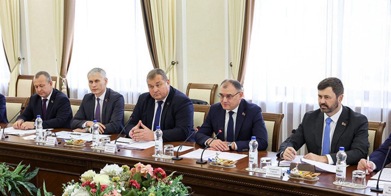 Каранкевич: Беларусь готова поставлять Брянской области спецтехнику и участвовать в капремонте зданий