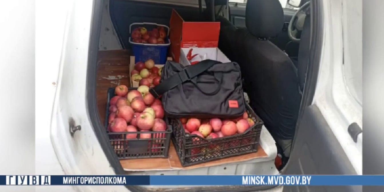 В Минске мужчина украл забытый в магазине MacBook и спрятал его в машине начальника