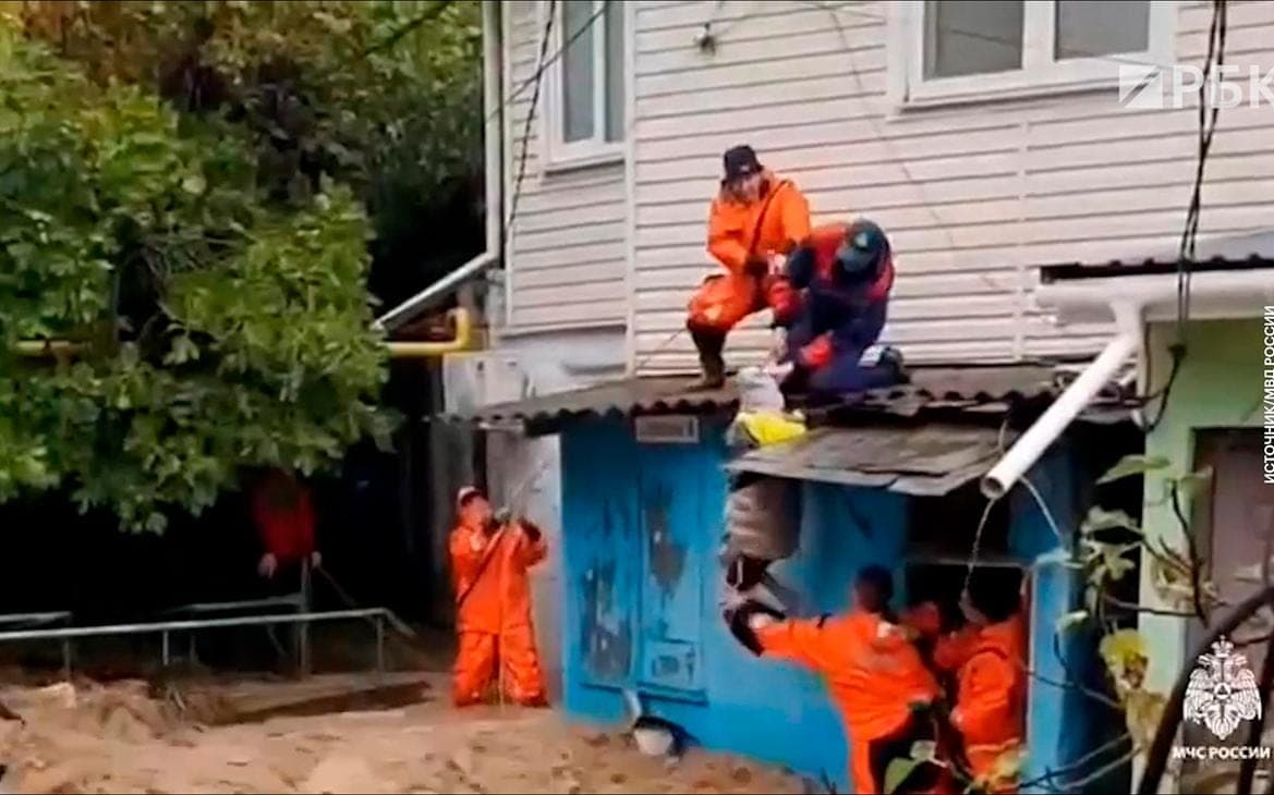 МЧС спасло девочку при подтоплении под Ялтой. Видео