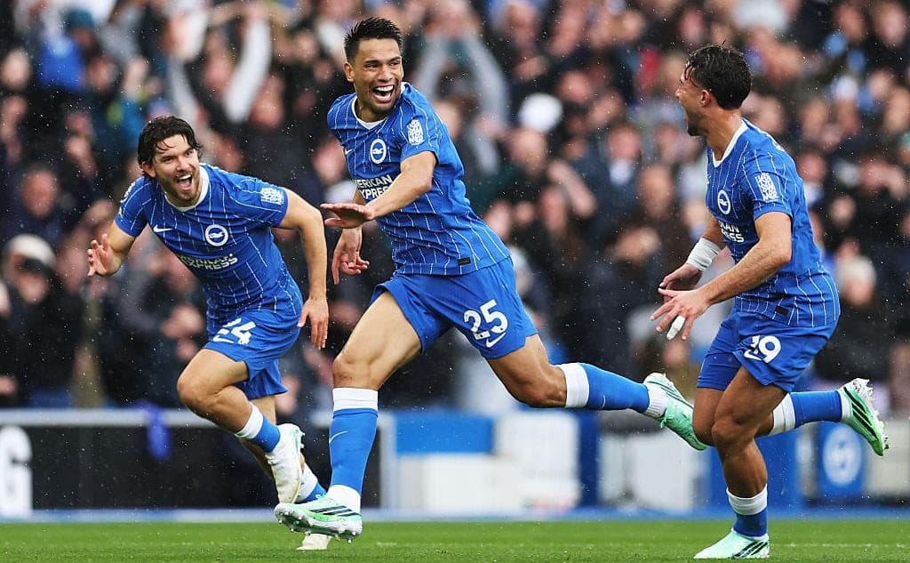 In the championship of England scored a goal from the furthest distance in nine years
