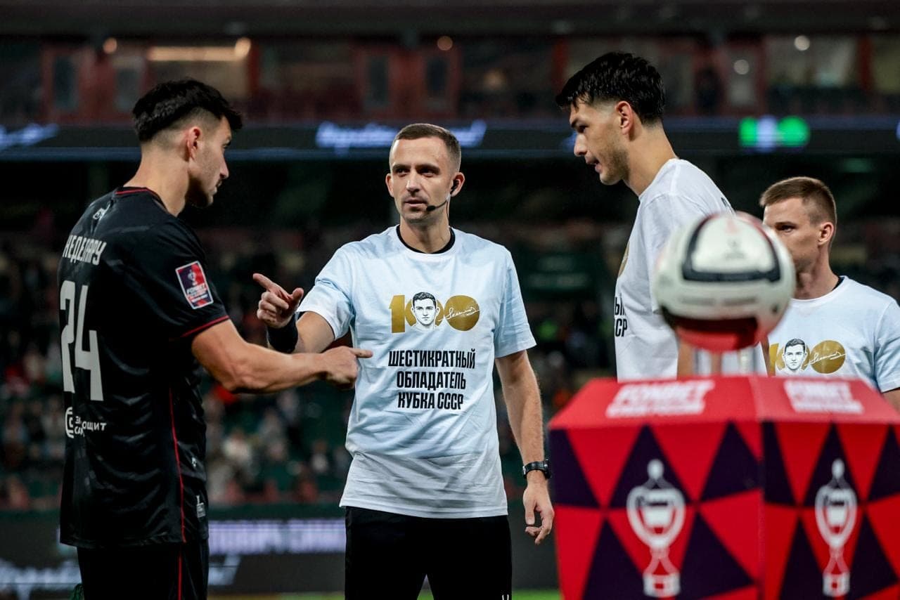 في 16 مباراة لكأس روسيا أقامت محرقة دائمة تكريماً لعيد ميلاد سيمونيان