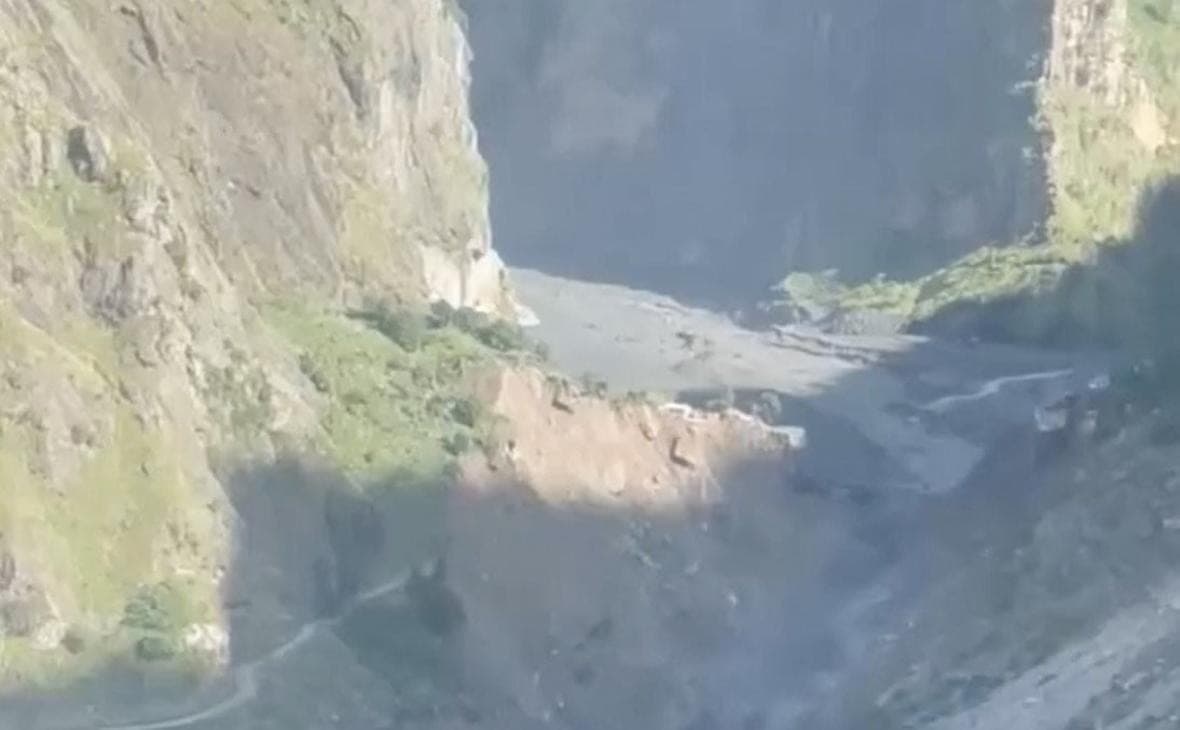 Stuck in Nepal due to flooding tourists from Russia evacuated