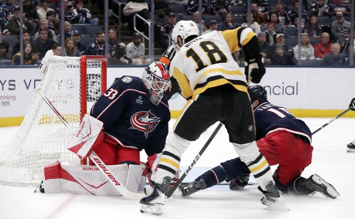 Columbus portero rompe récord de NHL para ganar en diferentes clubes