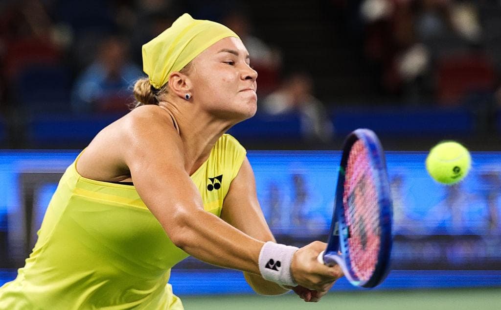 Россиянка проиграла Рыбакиной в полуфинале крупного турнира WTA в Китае