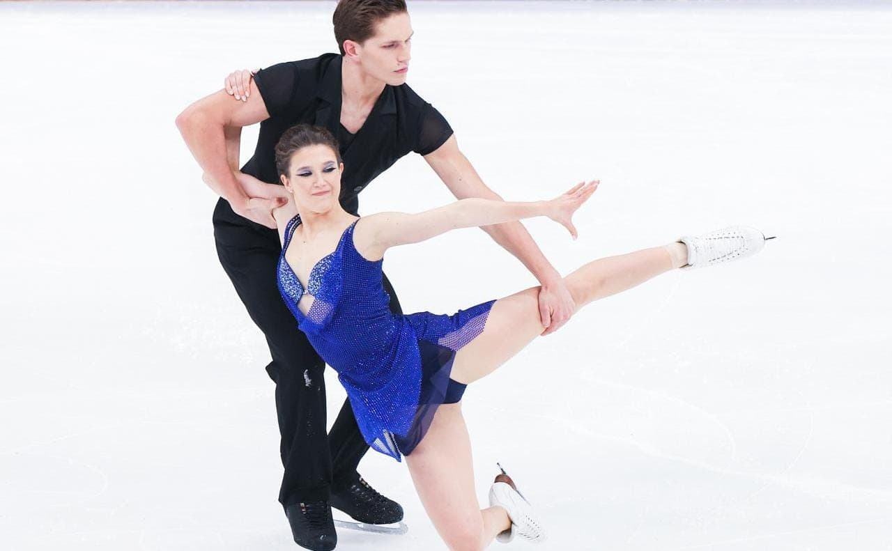 Russian skaters cannot fly to Budapest for more than 15 hours