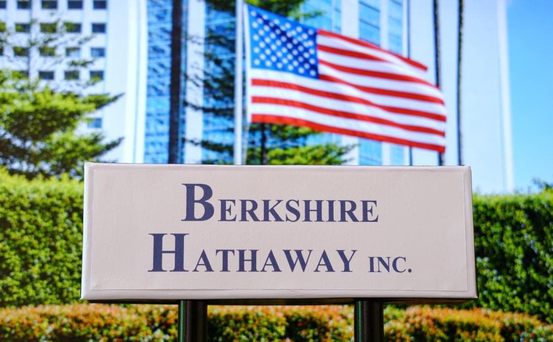 Berkshire shares rise to record 10 months after leaving Buffett