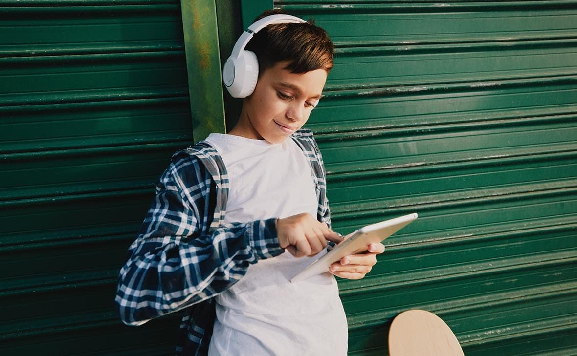 How gadgets affect the development of children: what has shown a new study