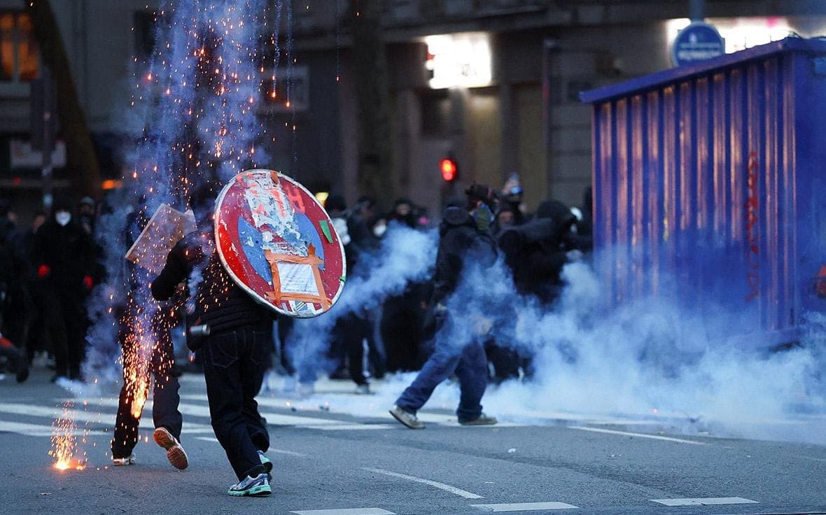 Russian Embassy in France received no appeals due to protests
