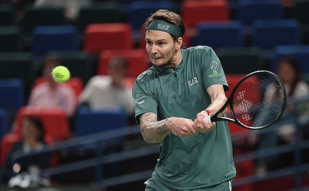 Bublik defeated Khachanov and went to Medvedev in the semifinals of the ATP tournament