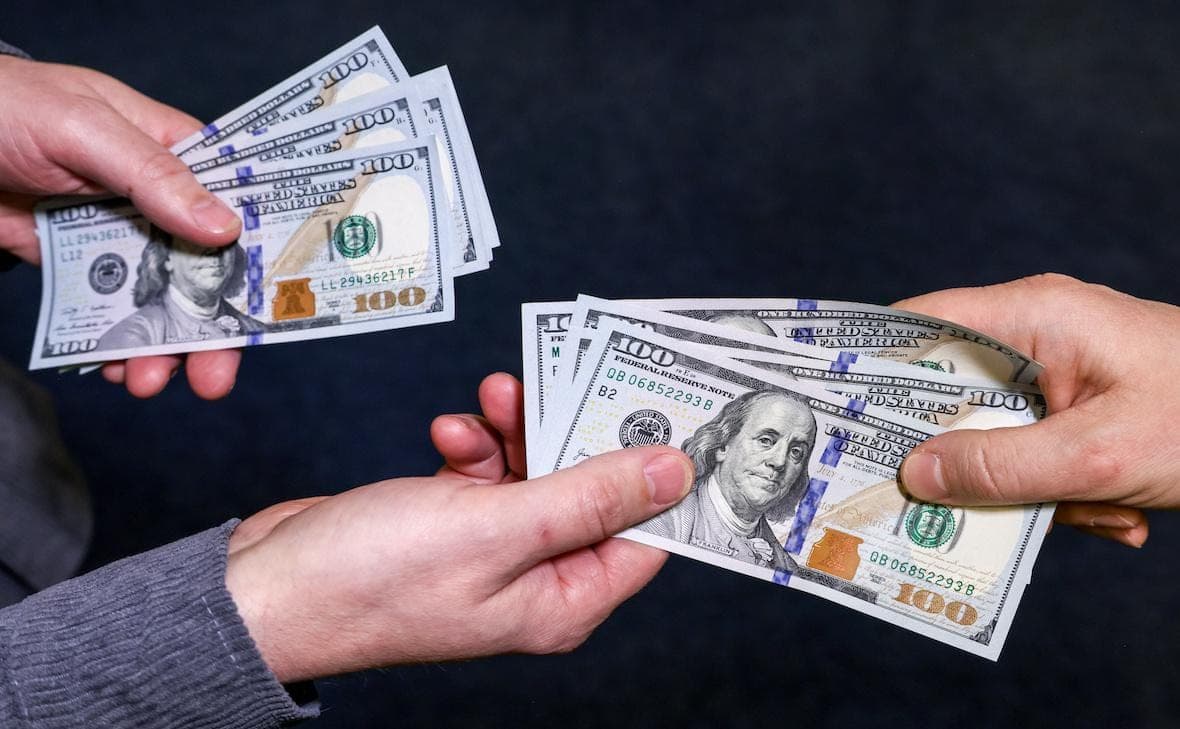 Reverse to ом73 or rise to ом86: what will happen to the dollar in November