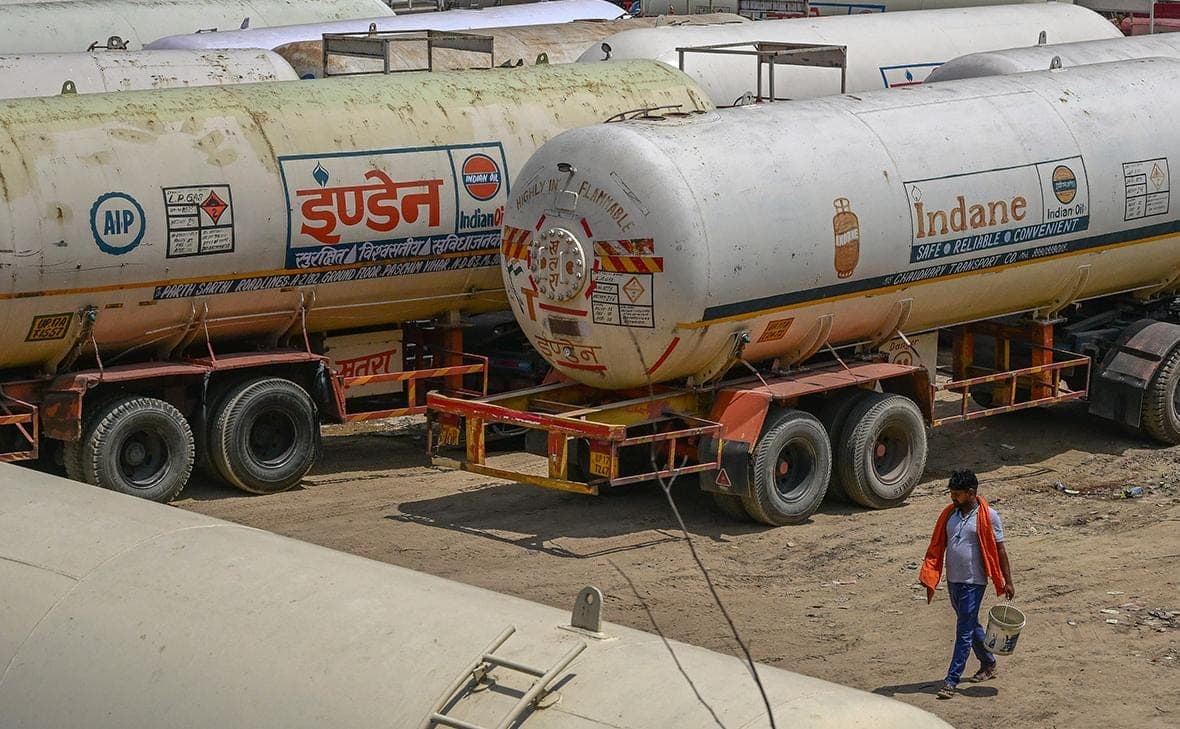 Bloomberg reported that India began to choose oil from Russia