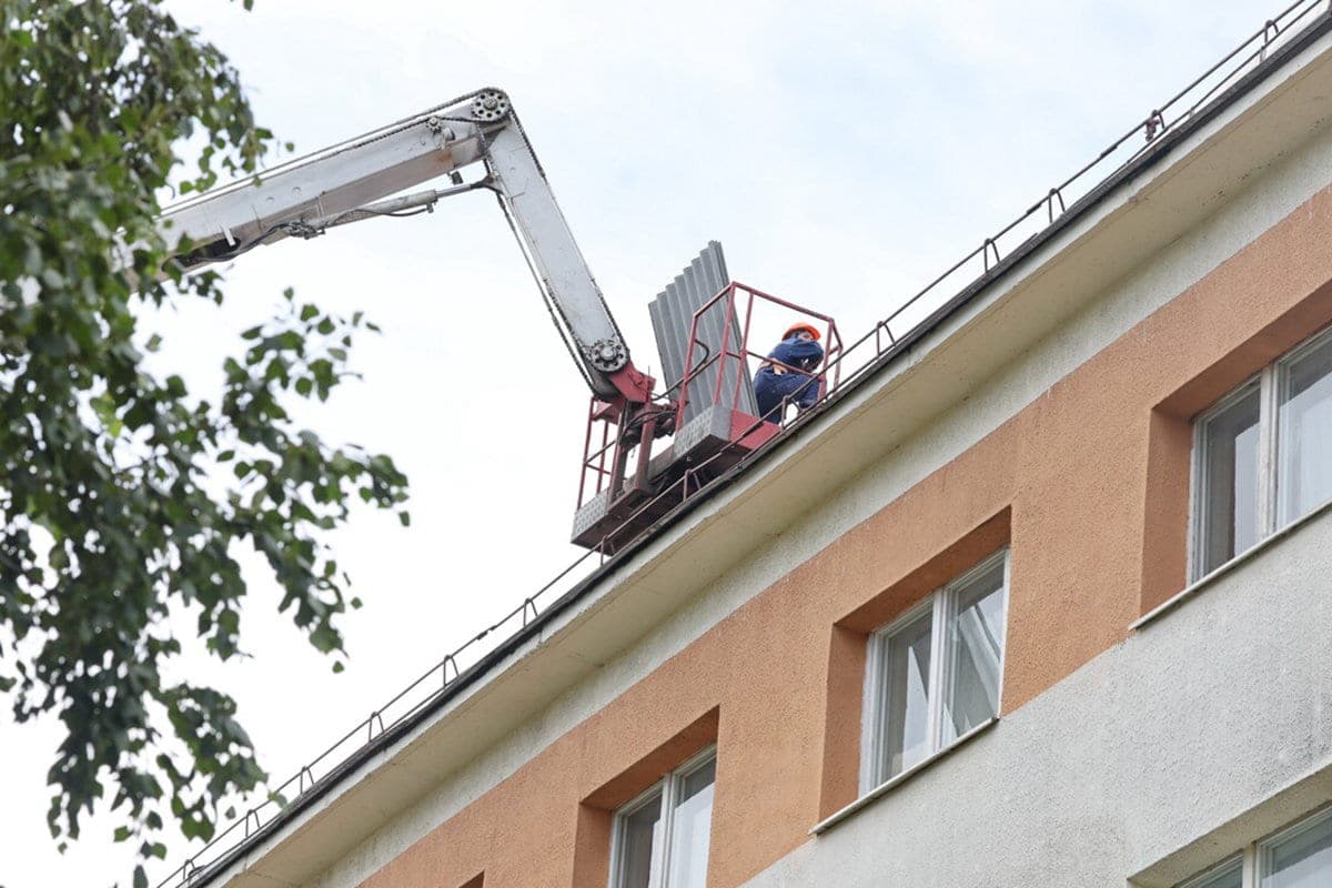 More than 420 roofs of residential buildings in Minsk region have been repaired by utilities specialists since the beginning of the year