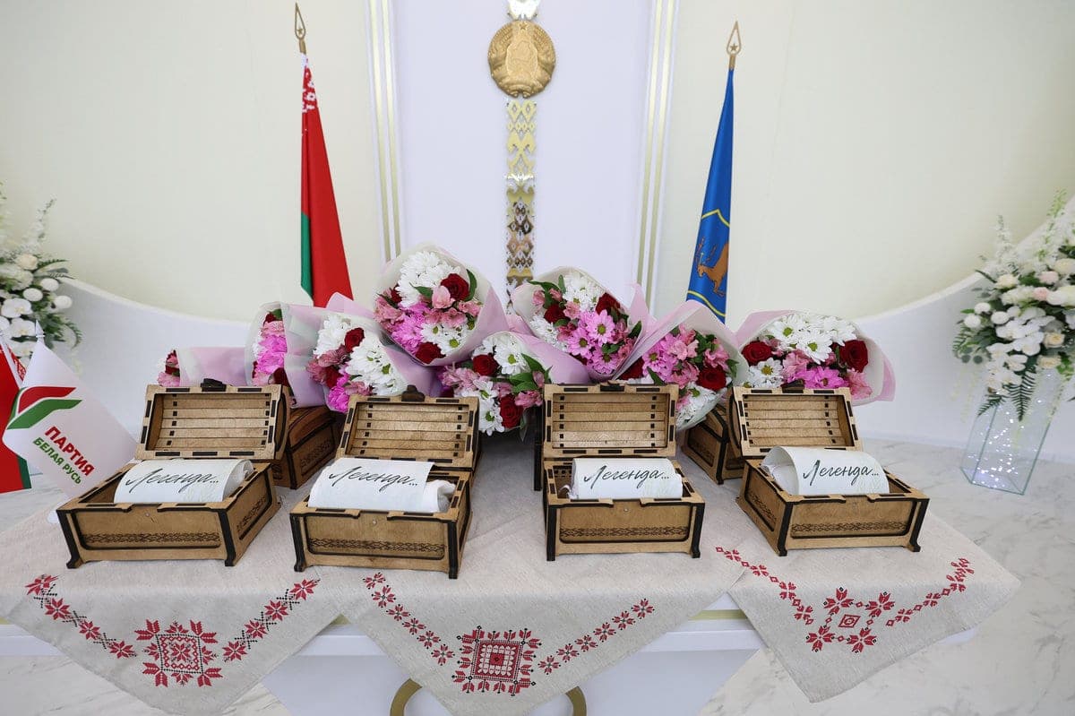 Белорусская партия «Белая Русь» представила проморолик, посвященный акции «Бацькава кашуля»