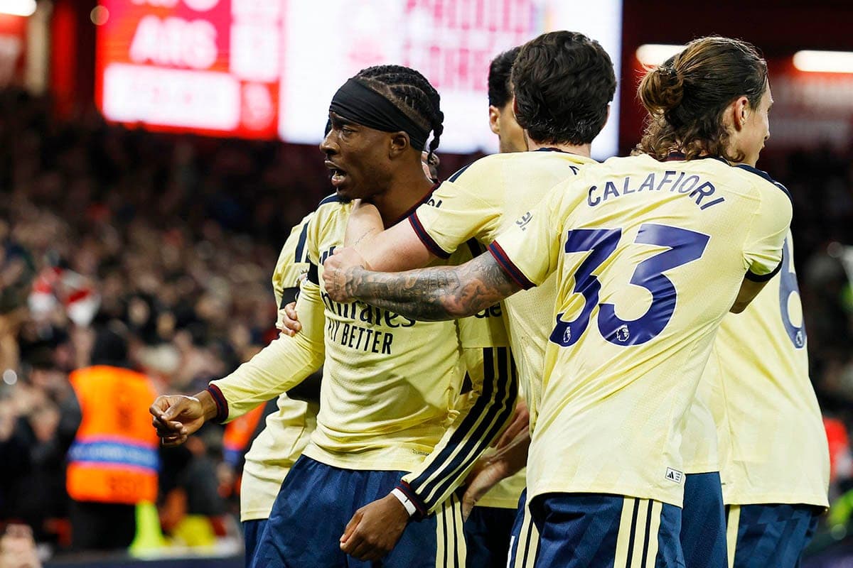 Arsenal footballers beat Nottingham Forest in England championship match