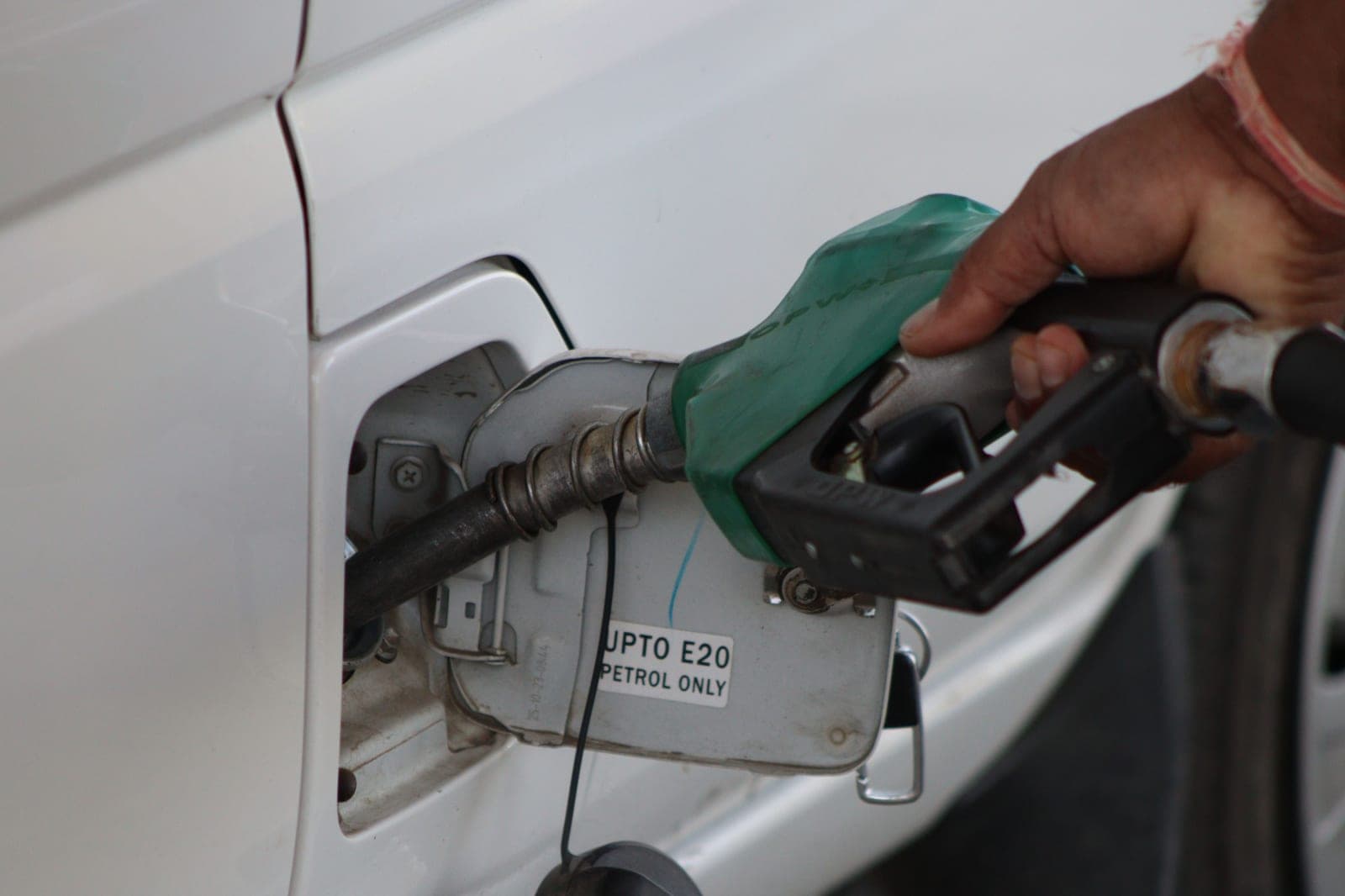 In Bali, the woman lost consciousness after several hours of waiting at the gas station