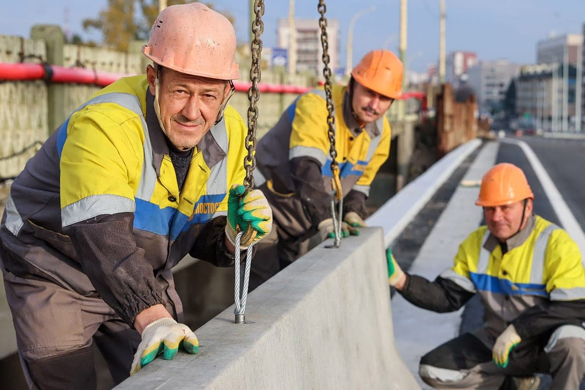 En Brest se está reconstruyendo una de las principales arterias de transporte - el puente sobre el río Mukhavets en el centro de la ciudad