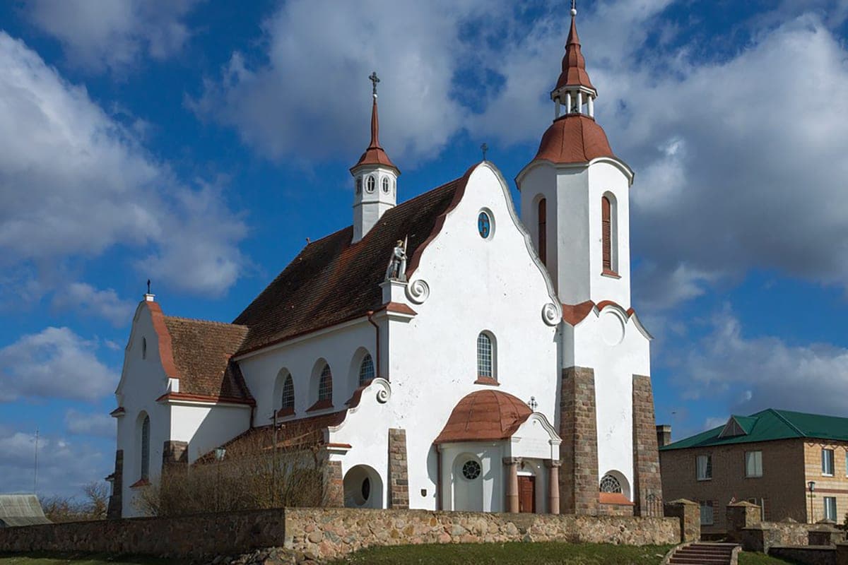 Fabuleux château de Grodno région: l'histoire d'une église unique à Solakh