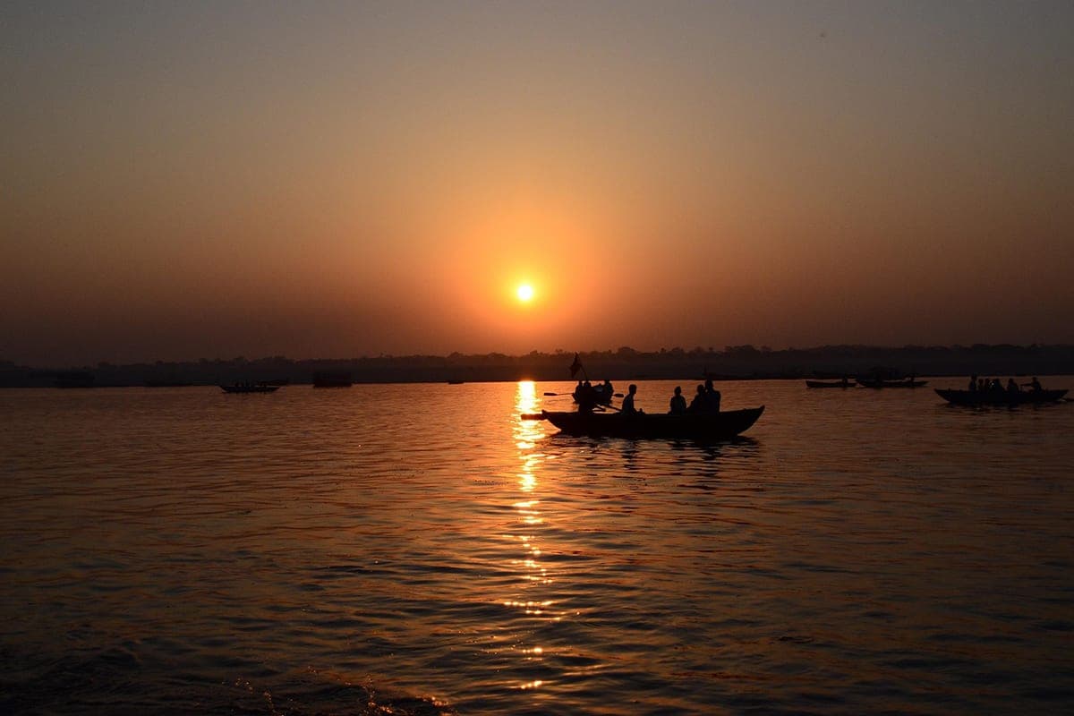 En la India, un barco se estrelló — mató al menos 13 niños menores de 15 años