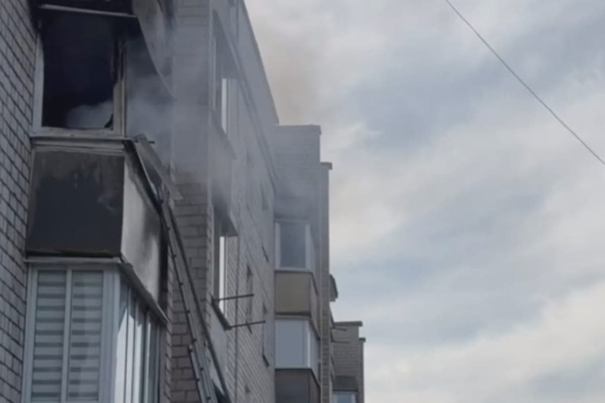 В Бобруйске работники МЧС спасли двух человек при пожаре в квартире
