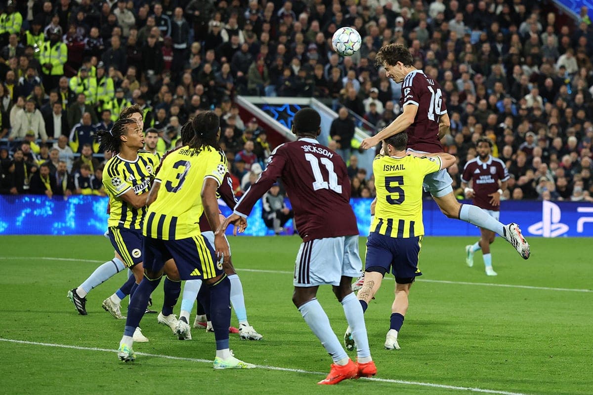 Aston Villa players defeated Fenerbahce in the Champions League game
