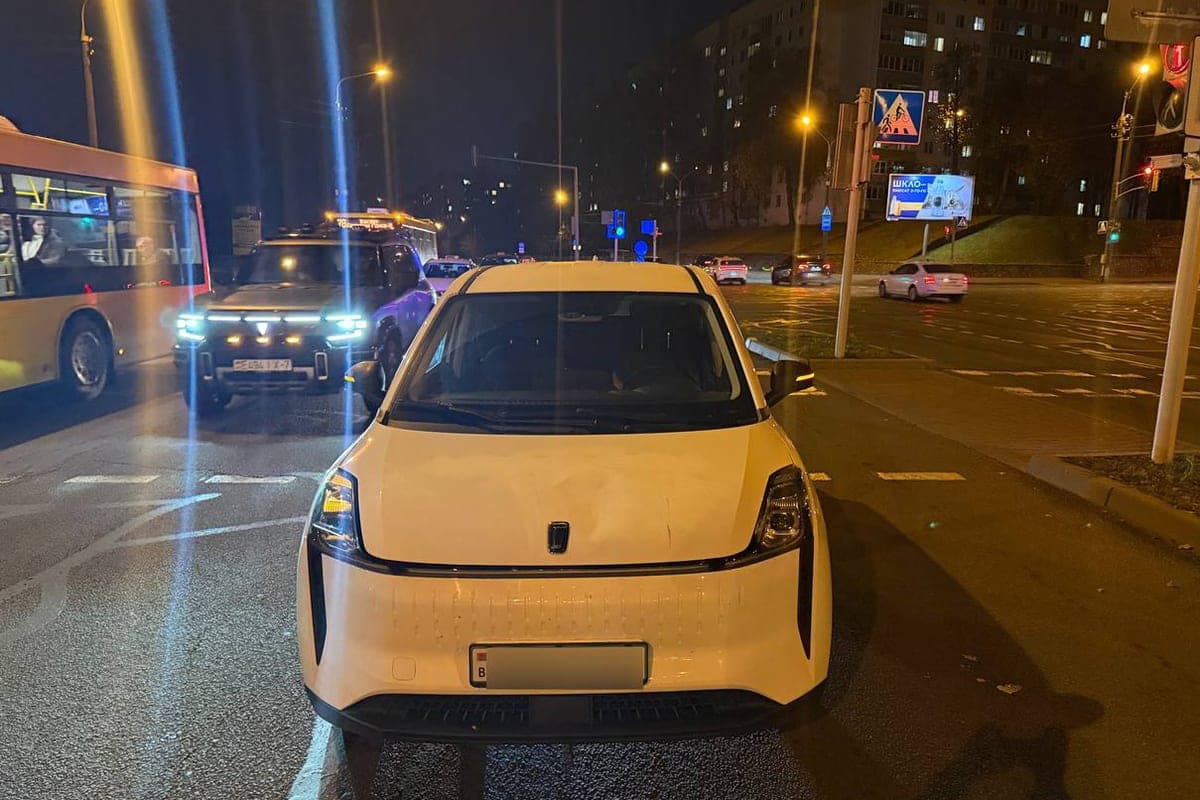 In Minsk, a car hit a girl at a pedestrian crossing – she is in the hospital