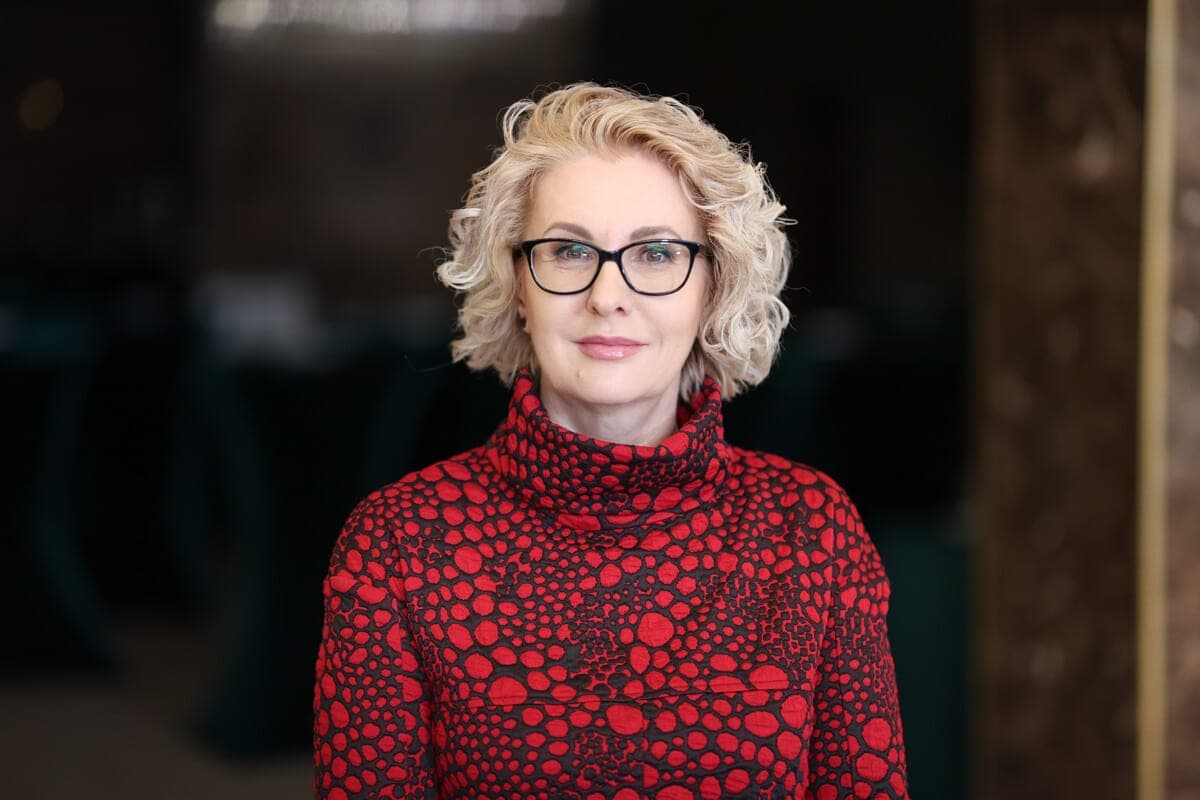 «Все войны начинаются за школьной партой». Российский политолог Пономарева — о протестах в Европе