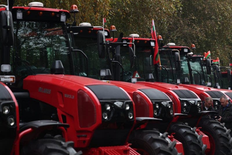 Easy to manage, equipped with modern means. New tractors joined the fleets of colleges of Minsk region