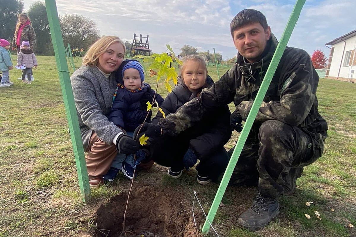 В нацпарке «Припятский» появилась Аллея родительской любви