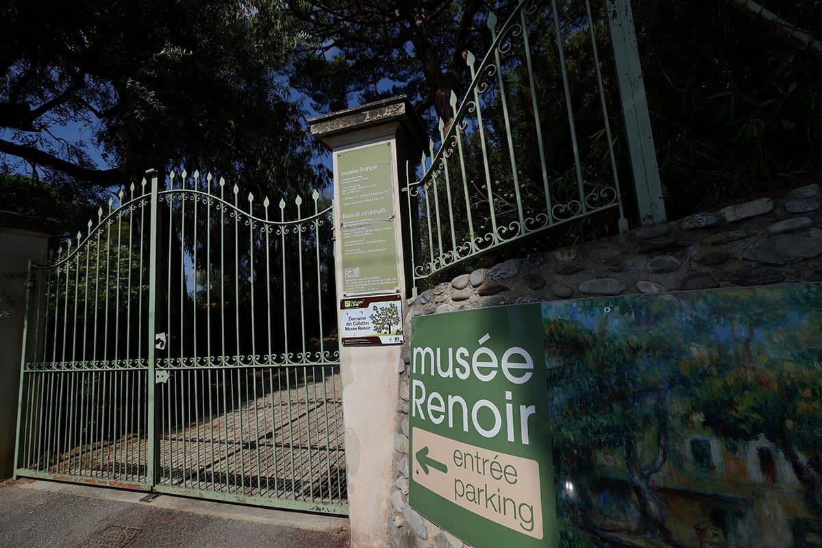 Peintures renoir volées au musée français trouvées