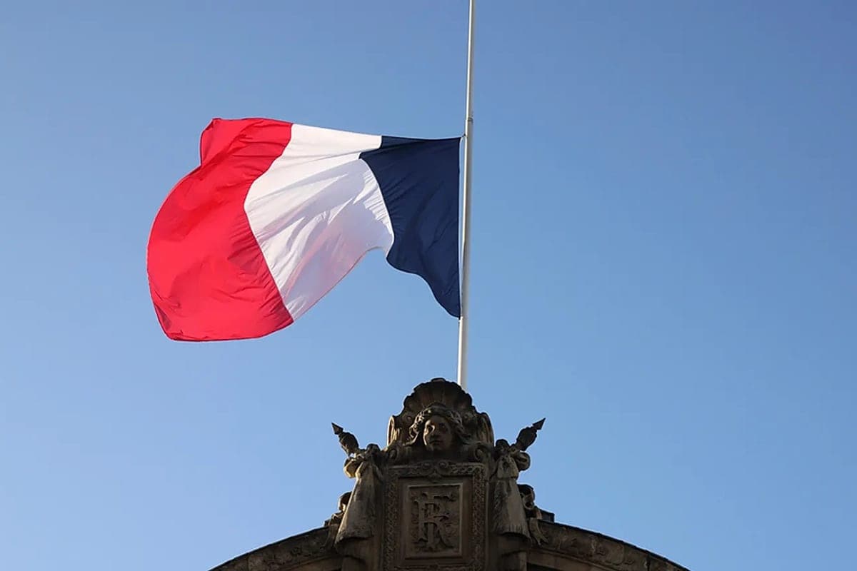 French Ministry of Education to send 3,000 substitute teachers to schools amid protests