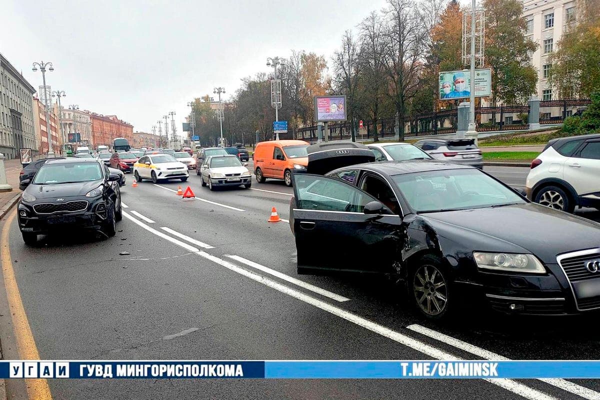 On Independence Avenue faced Audi and Kia
