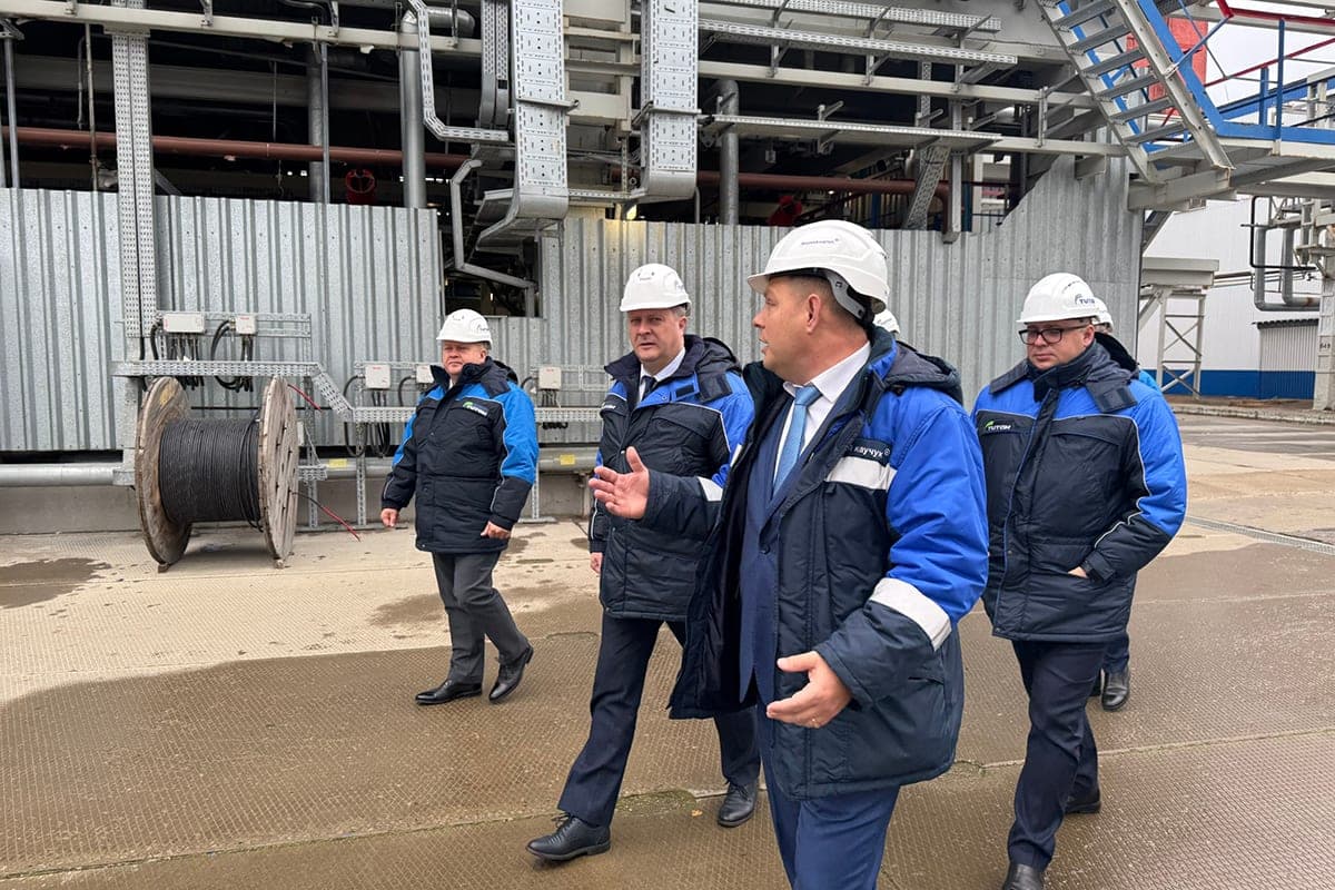 Importsubstitution, Kooperation. Seliverstov diskutierte die Zusammenarbeit im Bereich der Petrochemie mit der Region Omsk