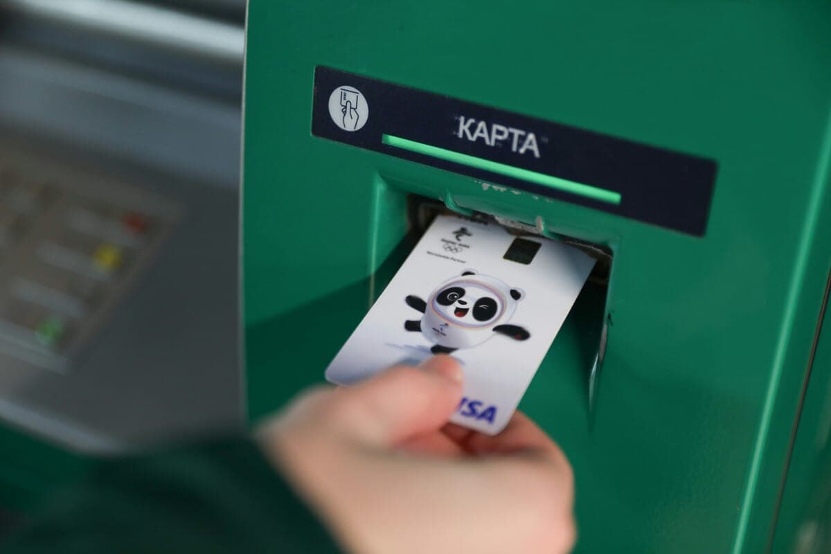 In Mogilev, the daughter stole her father’s card and paid for her purchases – criminal case
