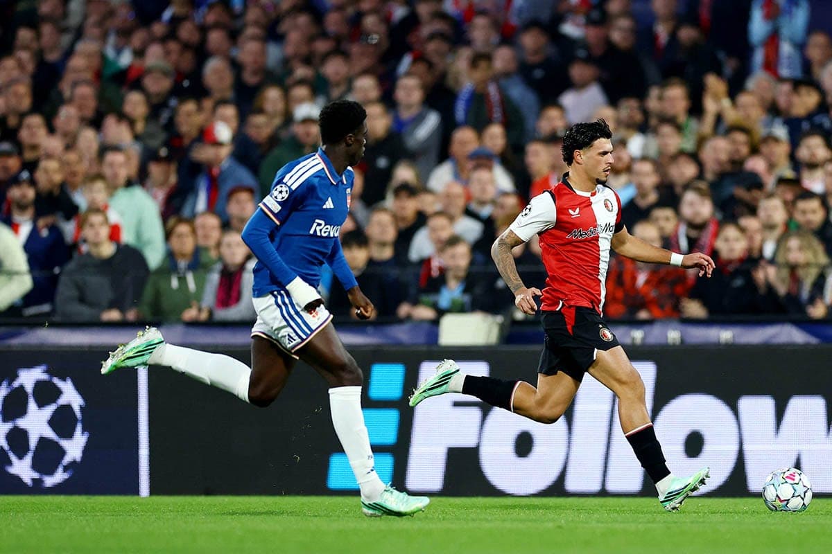 Feyenoord besiegte Como im Spiel der Champions League