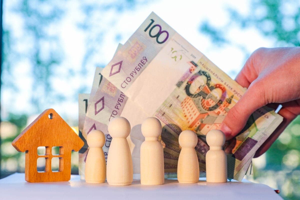 Bis zu 7,9 Tausend plus Familienkapital: Das Arbeitsministerium berechnete, wie viel die Familie bei der Geburt eines Kindes erhalten wird