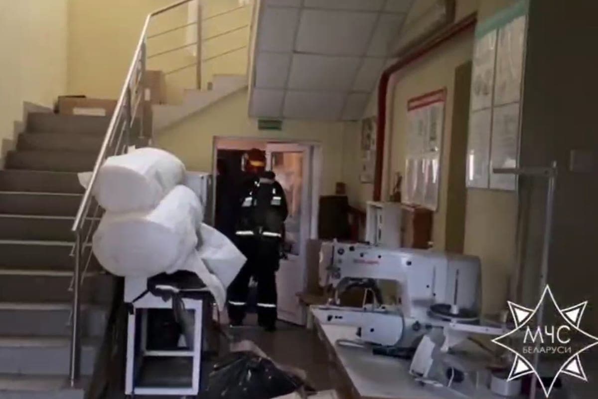 Emergencies Ministry employees extinguished the fire in the sewing shop of the Mogilev enterprise