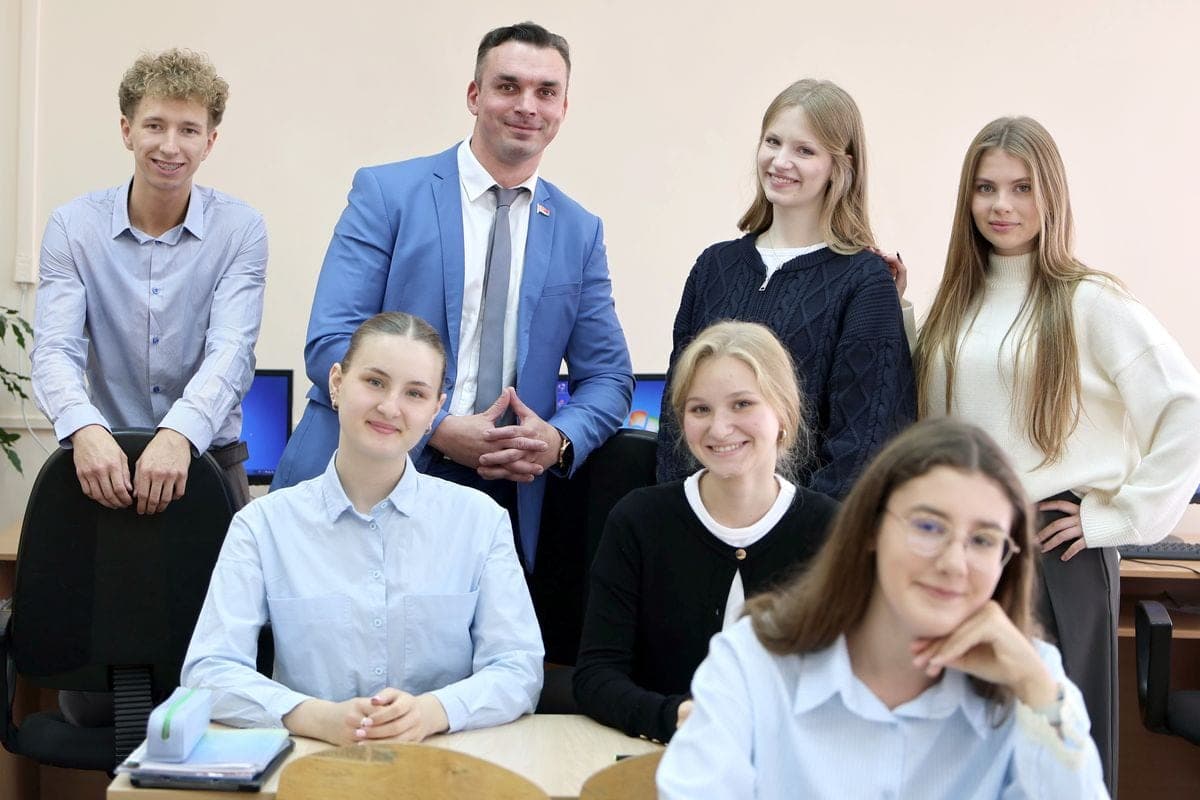«Гомельчанин года» — педагог Иван Веселов о пути в профессию, шутках на уроке и интеллектуальных играх в школе