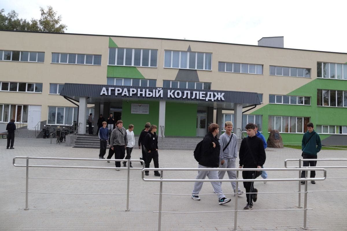 Как в Новомышском аграрном колледже будущих механизаторов готовят к работе с системами точного земледелия