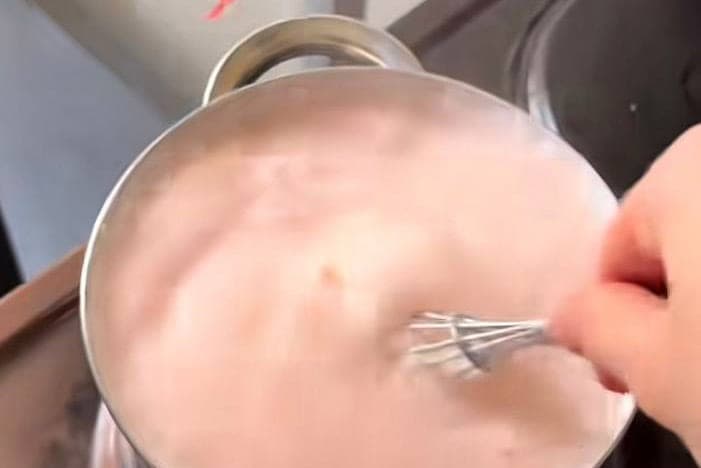Розовая каша как из мультика и шутка про общагу. Обзор видео и мемов из рекомендаций TikTok