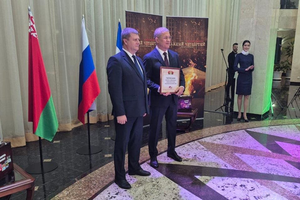 Seliverstov handed over Belarusian publications about the Great Patriotic War to the National Library of Bashkortostan