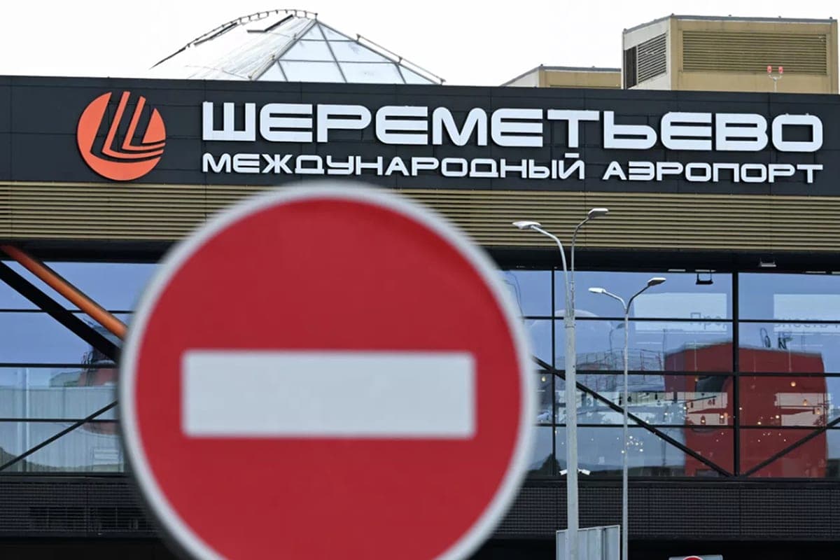 Ограничения на полеты ввели во всех аэропортах Москвы — в одном из них эвакуируют пассажиров