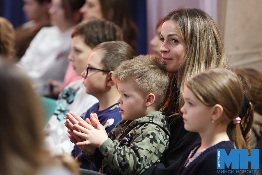 В Беларуси многодетность возведена в ранг национального приоритета — Минтруда