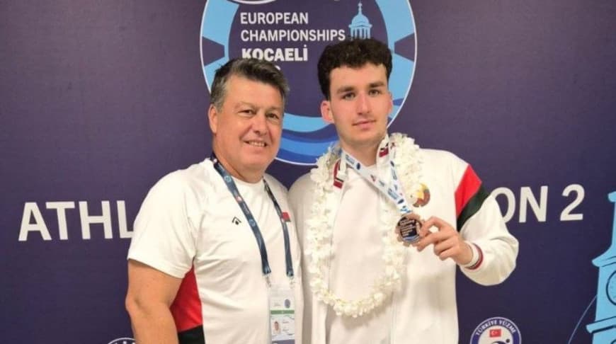 Белорус Евгений Коваленок взял бронзу чемпионата Европы по параплаванию в Турции