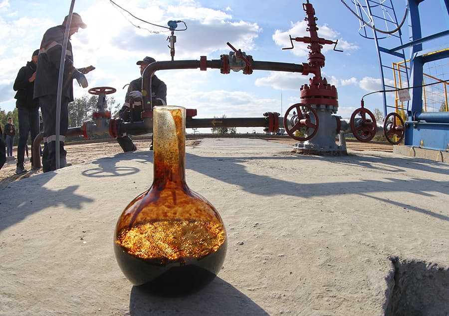 Президент Беларуси поздравил работников и ветеранов нефтяной, газовой и топливной промышленности