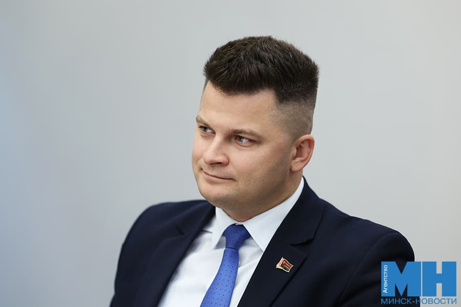Вопрос лицензирования стоит очень остро — Лукьянов об итогах совещания у Президента