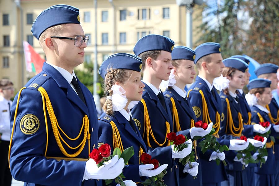 Традиция длиной в 42 года: столичные школьники заступили на Почетную Вахту Памяти